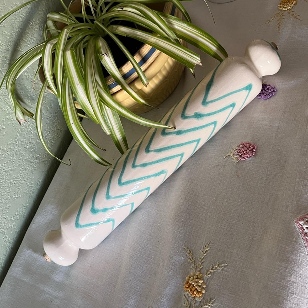 Discontinued Anthropologie Ceramic Rolling Pin Aqua Chevron White 13” Water Fill
